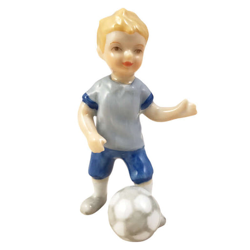 Royal Copenhagen / Bimbo che gioca a calcio / Figurina